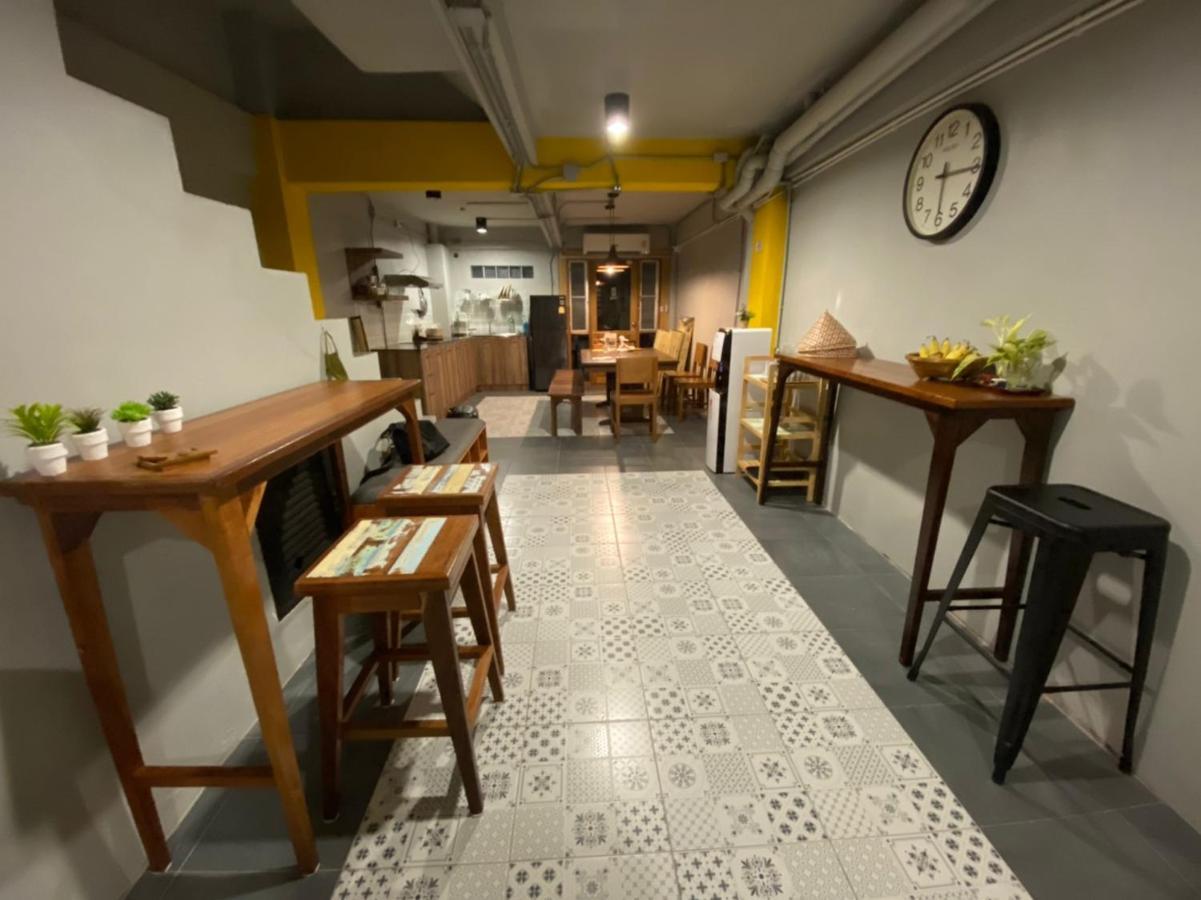 Bangpho Story Hostel Bangkok Bagian luar foto