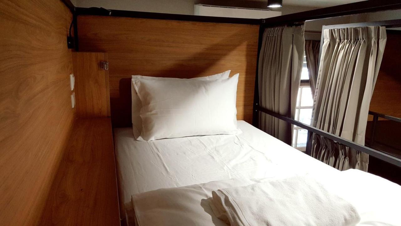 Bangpho Story Hostel Bangkok Bagian luar foto