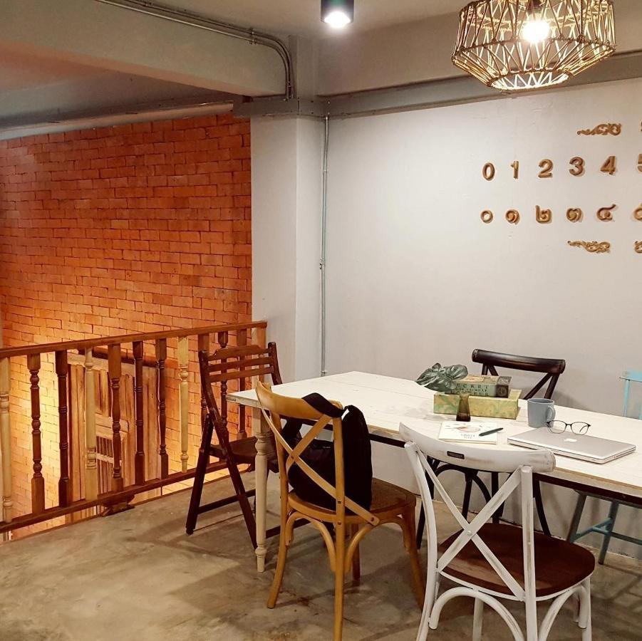 Bangpho Story Hostel Bangkok Bagian luar foto
