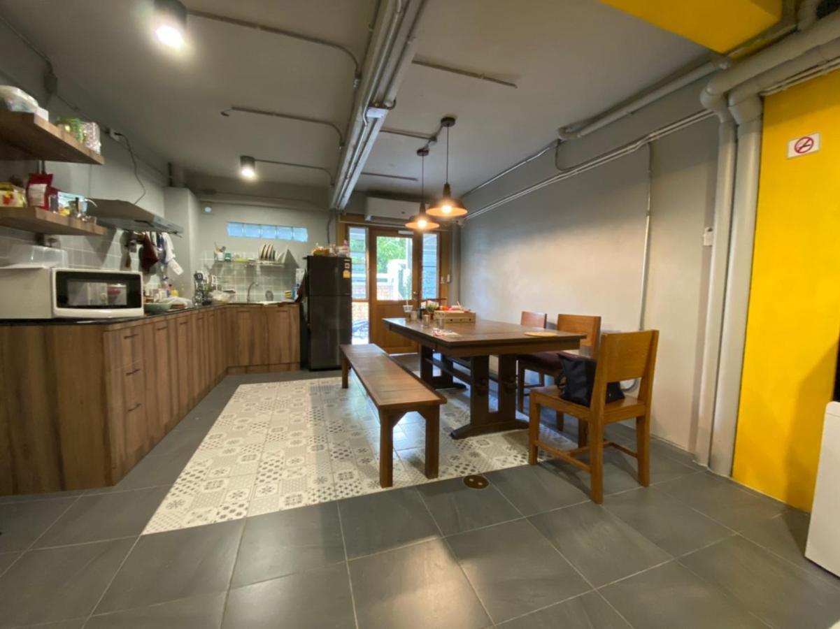 Bangpho Story Hostel Bangkok Bagian luar foto