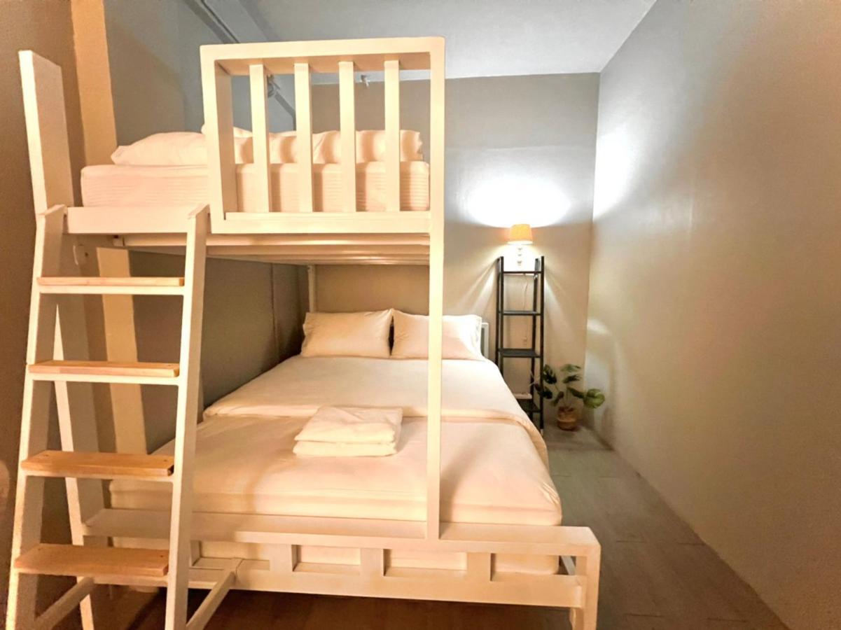 Bangpho Story Hostel Bangkok Bagian luar foto