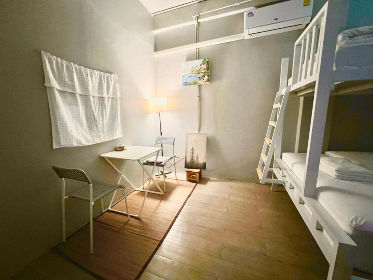 Bangpho Story Hostel Bangkok Bagian luar foto
